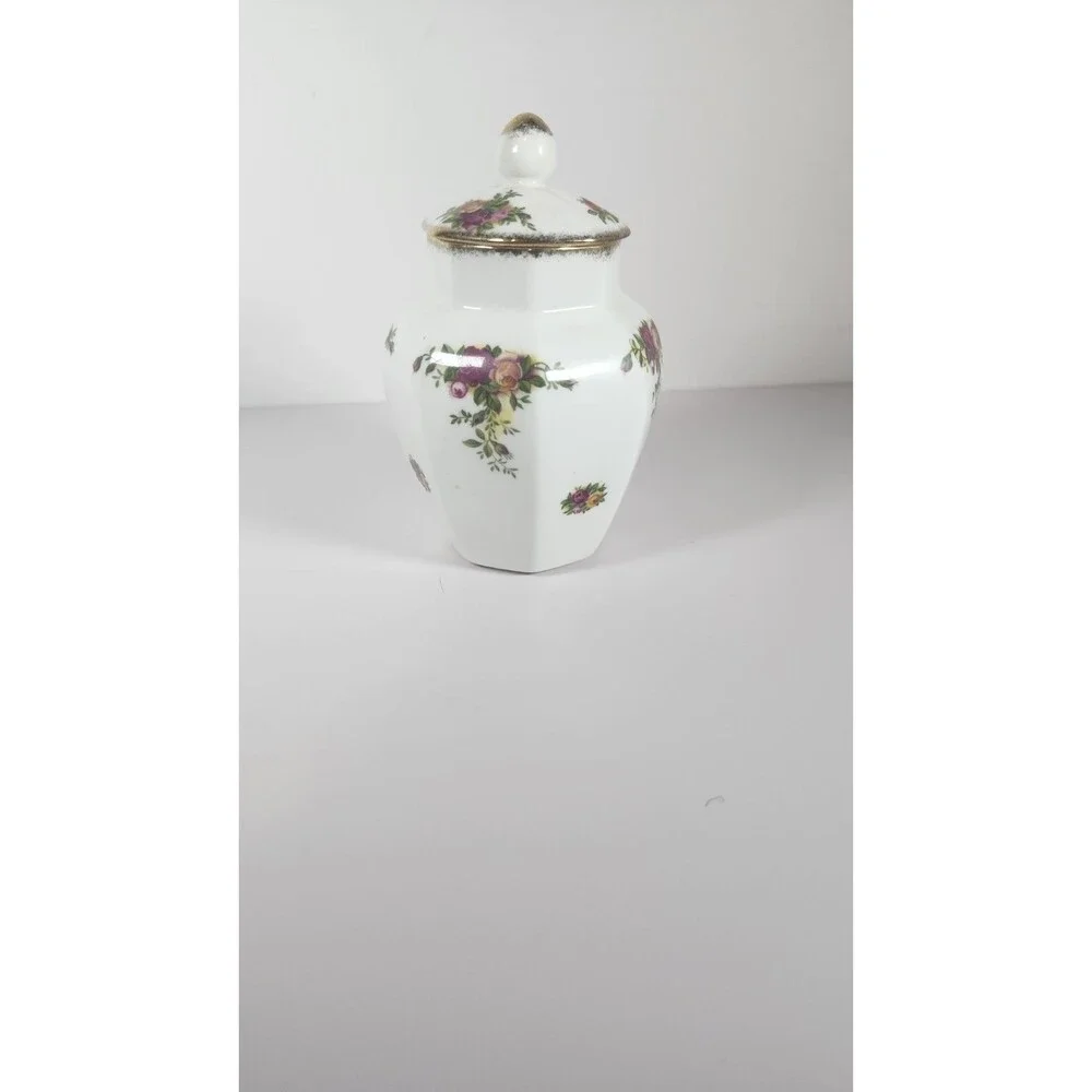 Royal Albert Old Country Roses Hexagon Ginger Jar W/ Lid Bone China EUC